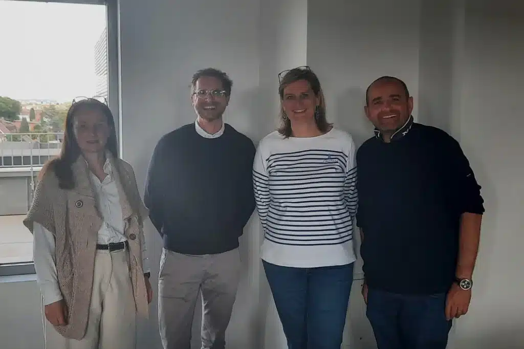 Isabelle Van Renterghem, Guillaume Laumaillé, Sandra Canonne, Dr Nicolas Blanchard
projet Travail, Cancer, Maladies Chroniques et Société, FIDESS France Active Nord