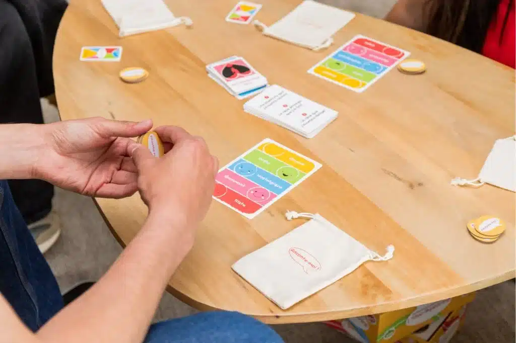Jeu "Raconte-Moi" Selma Ait Haddi, Lucy Vaugeois, Anthony Monchiet, Timéa Dos Santos : Co Fondateurs D'Inter'Lude, projet accompagné par France Active Nord